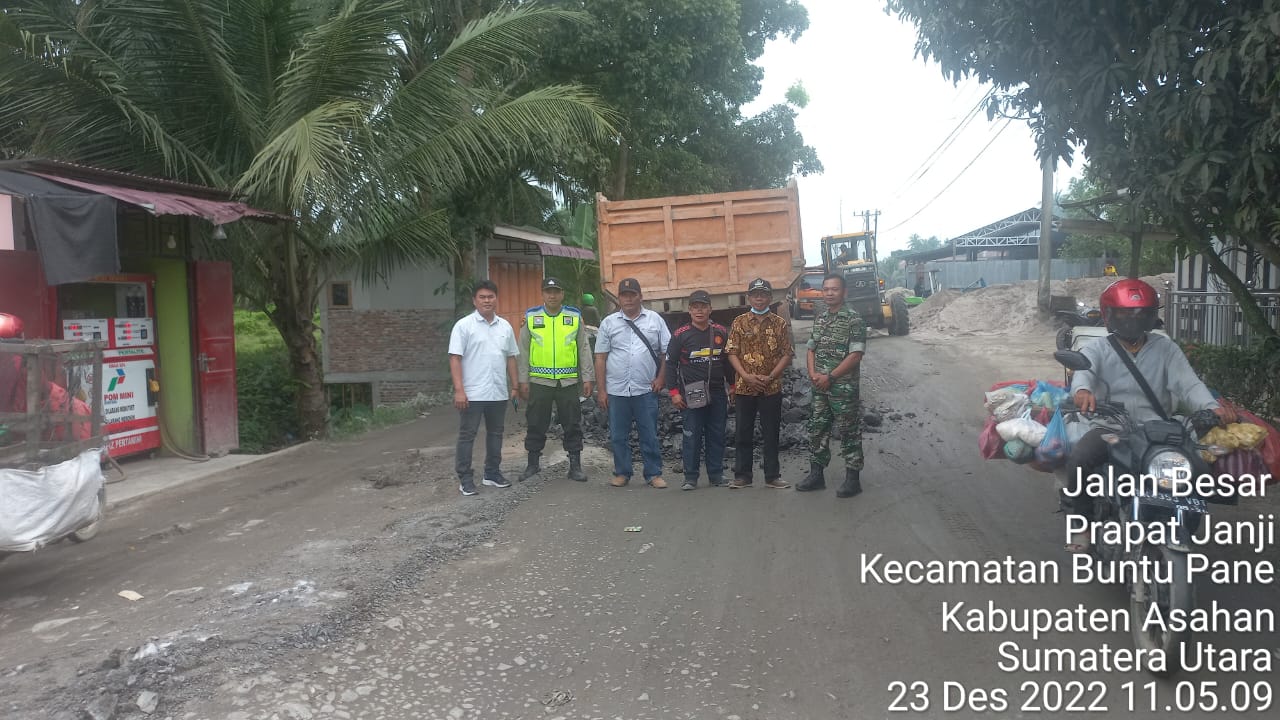 Berikan Rasa Aman dan Nyaman, Polsek Prapat Janji Pengamanan Perbaikan Jalan lintas