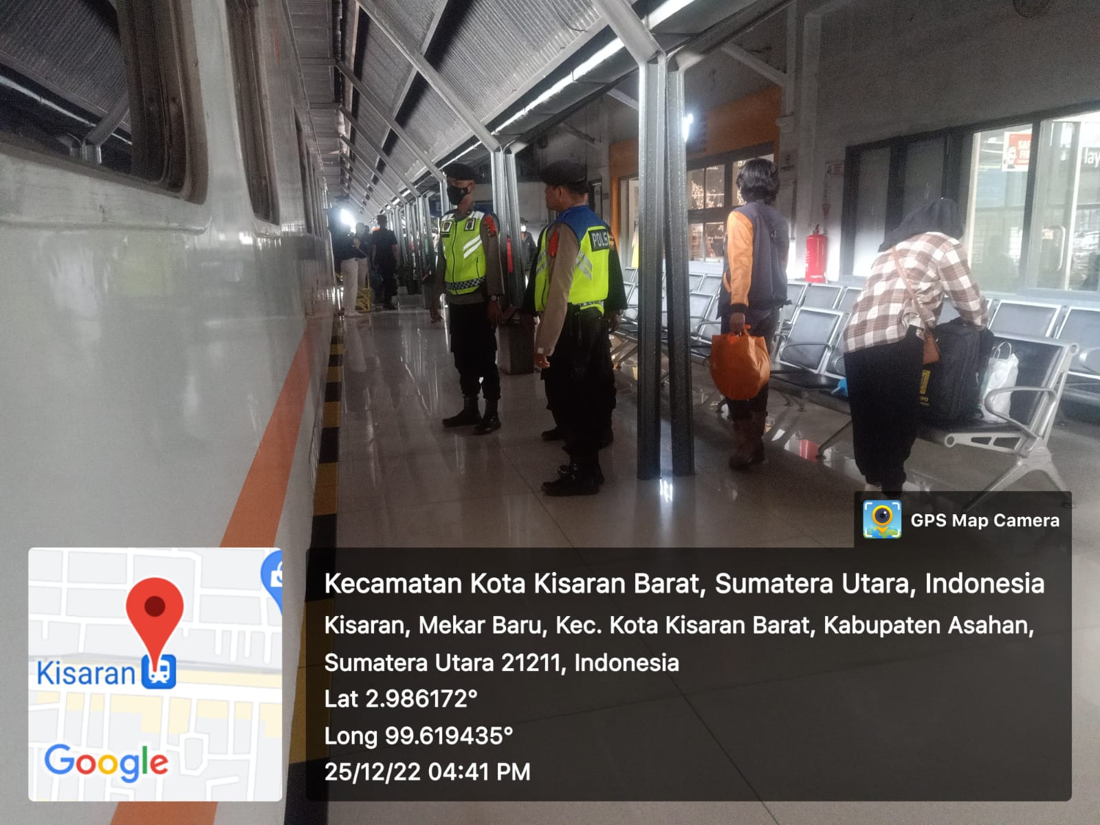 Personil Pos Pam Terpadu Laksanakan Pengamanan di Stasiun Kereta Api Kisaran