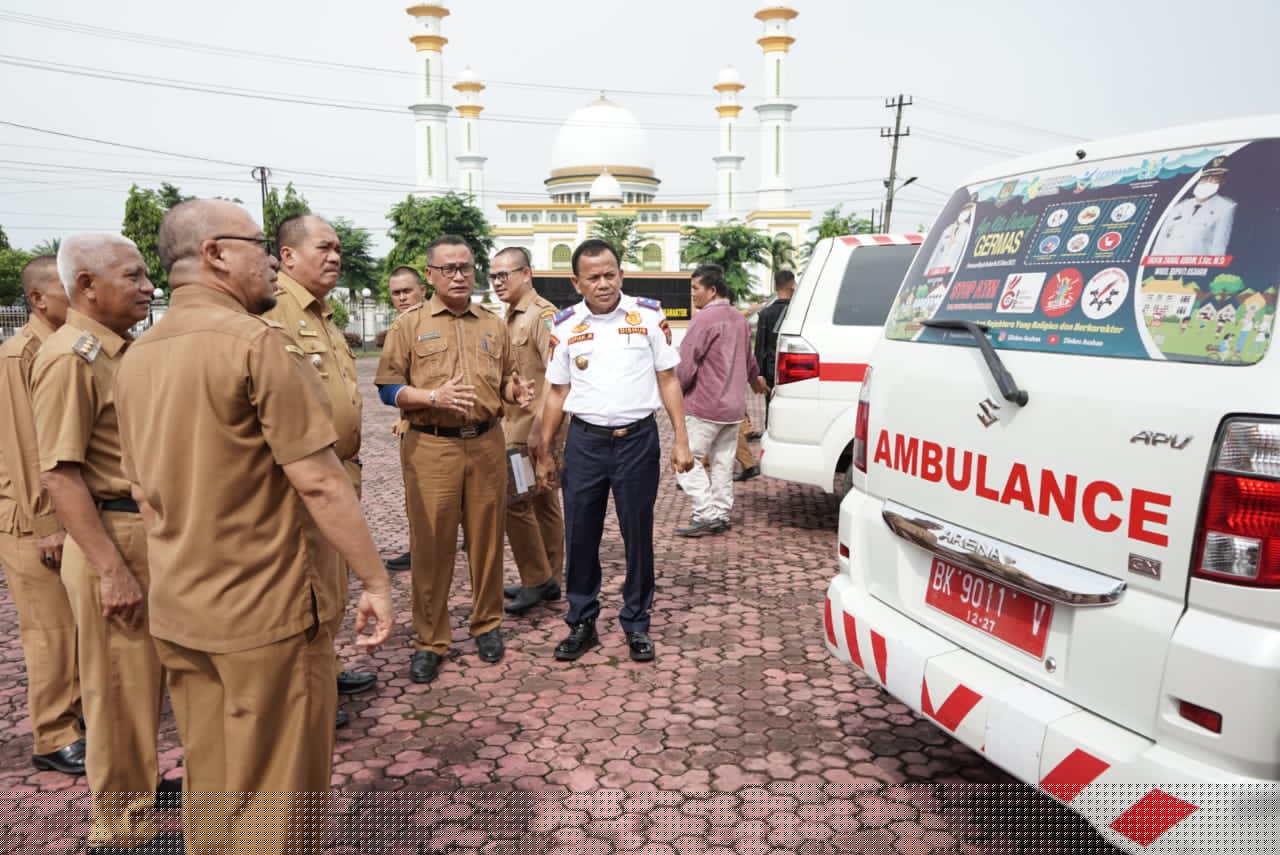 Bupati Asahan Serahkan Ambulance Kepada Dinkes Kabupaten Asahan