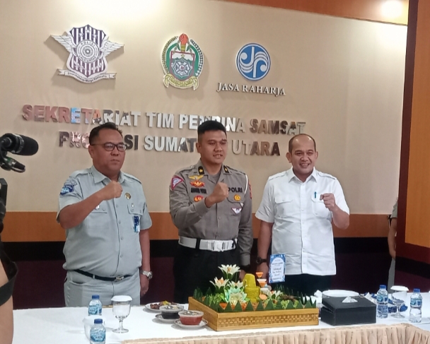 Ruangan Sekretariat Tim Pembina Samsat Provinsi Sumut Diresmikan