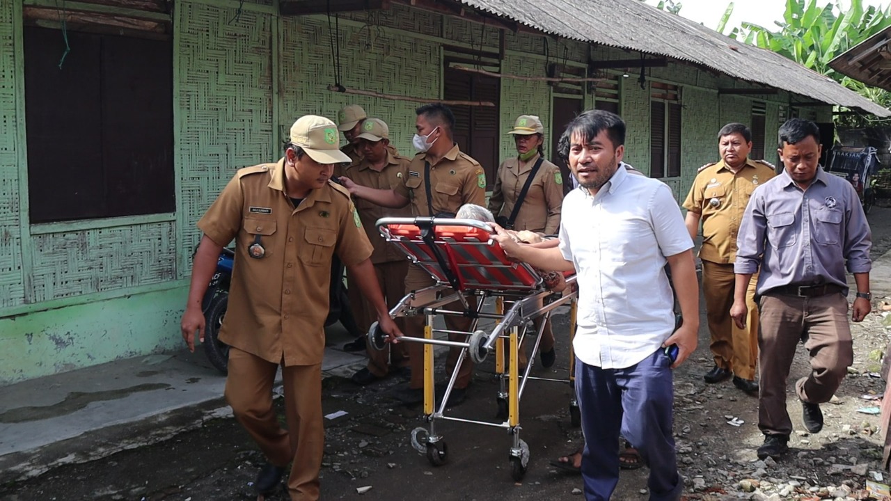 Manfaatkan UHC, Camat Medan Tuntungan Bawa Warga Tak Mampu Dapatkan Pelayanan Kesehatan