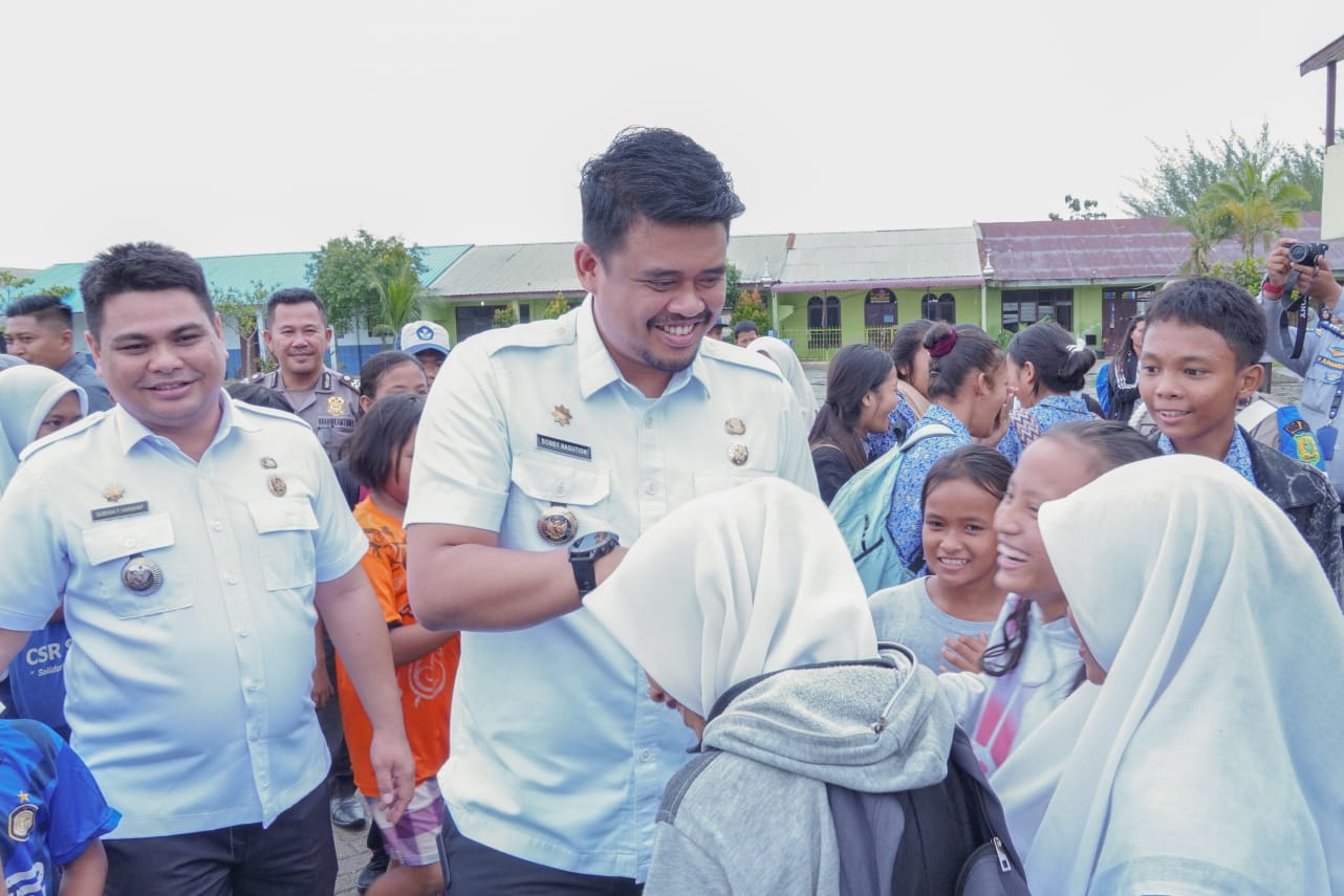 Ketika Bus Antar Jemput Sekolah Gratis Di Kelurahan Sicanang Beroperasi