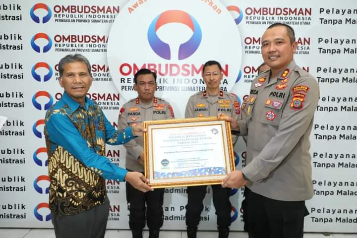 KAPOLRES MADINA TERIMA PENGHARGAAN DARI OMBUDSMAN RI