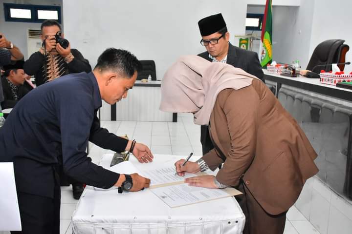 Wabup Madina Hadiri Sidang Paripurna 