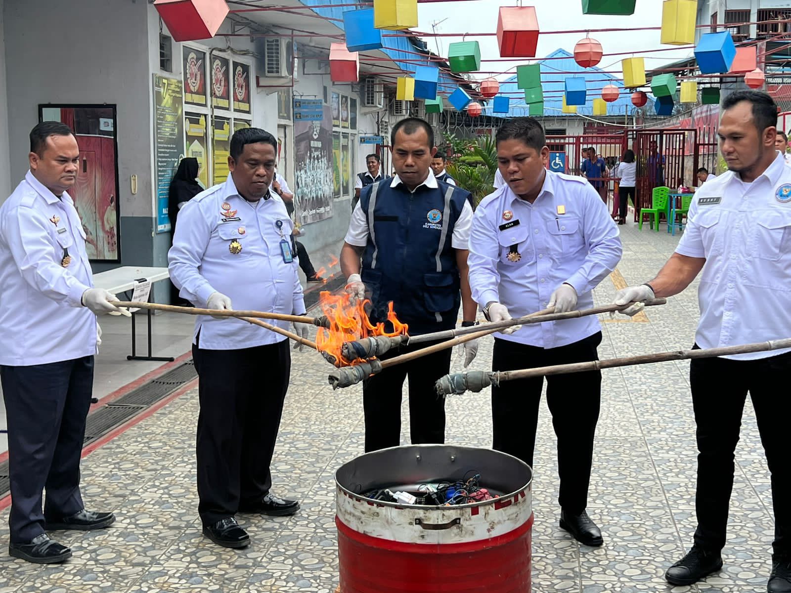 Wujud Integritas, Lapas Lubuk Pakam Musnahkan Hasil Razia