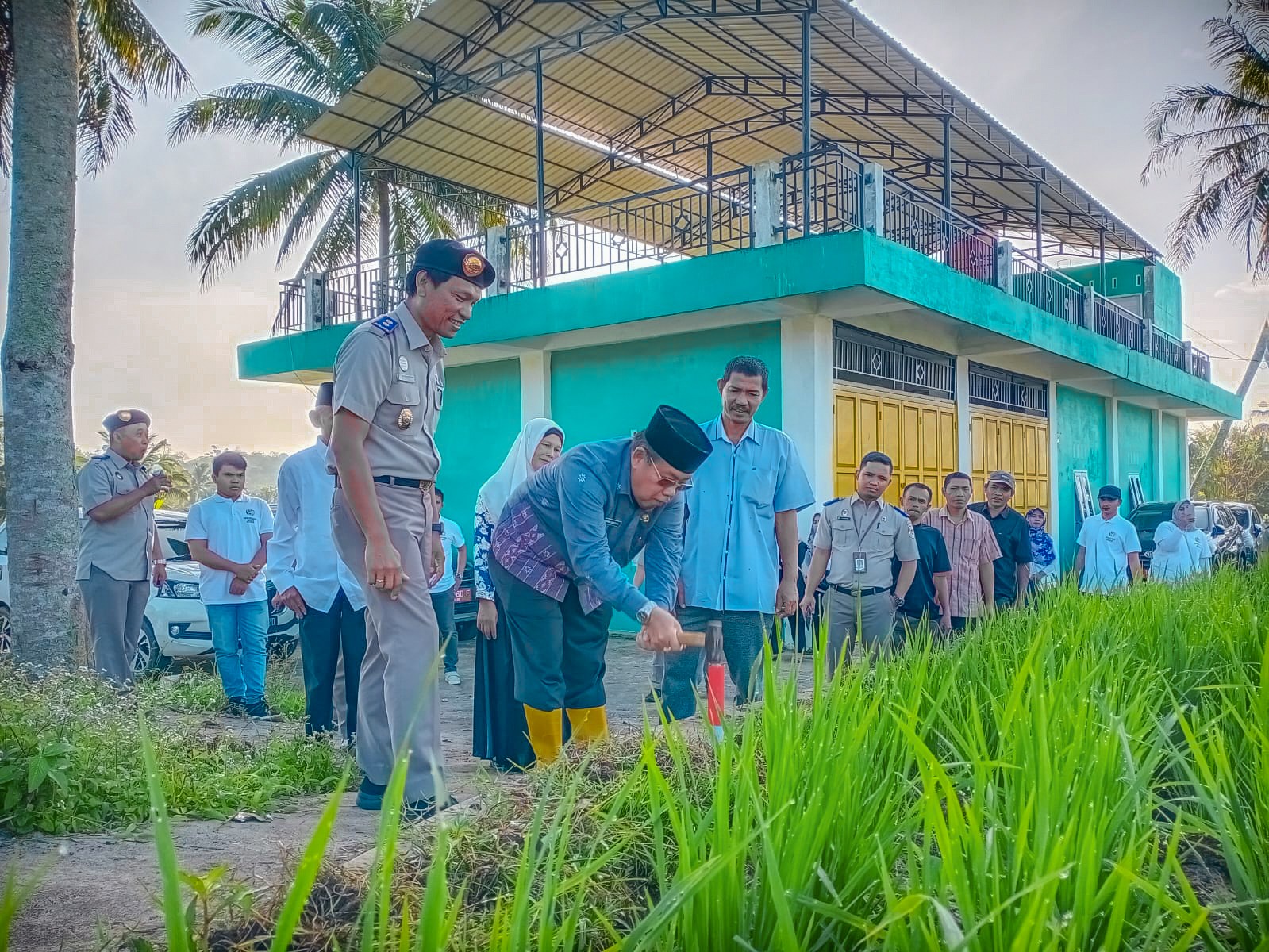 Wakil Walikota Padang Sidempuan Ir. Arwin Siregar, MM hadiriÂ  gerakan masyarakat pemasangan batas tanah (Gema Patas)