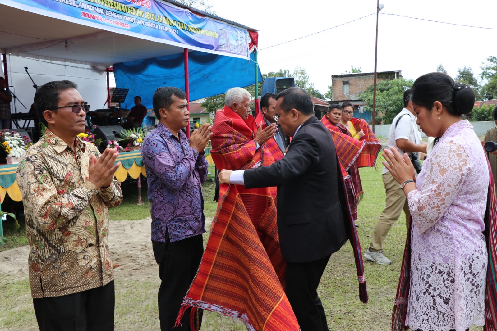 Pemkab Toba Hadiri Ibadah Pesta Raya Zending 135 Tahun DR.I.L. Nommensen