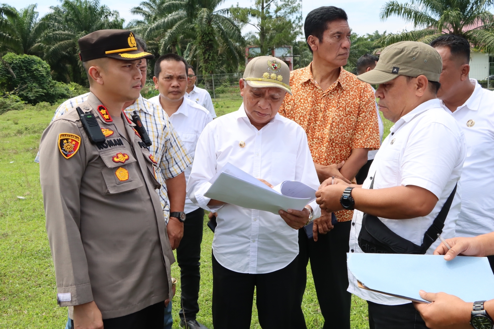 Kapolres Dampingi Bupati Asahan Tinjau Lokasi Lahan Kantor Pol Subsektor Aek Kuasan