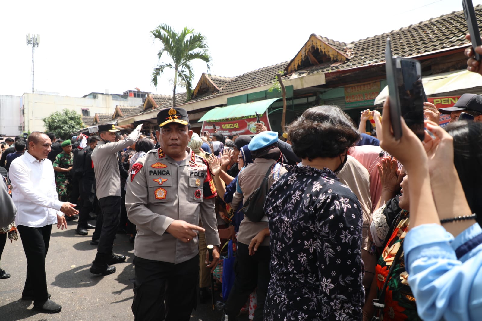 Kapolda Sumut Pimpin Pengamanan Presiden Kunjungi Pasar Halat