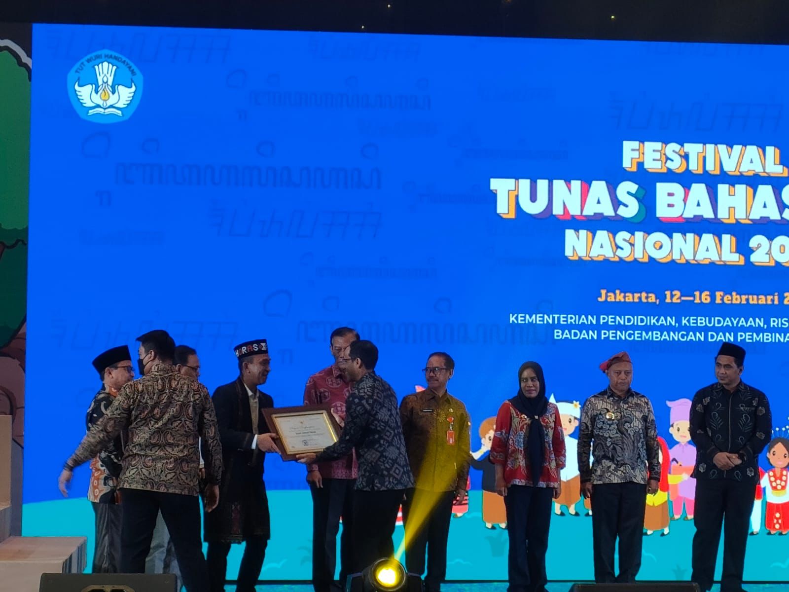 Dukung dan Lestarikan Bahasa Daerah, Pemkab Tapsel Terima Penghargaan dari Mendikbud Ristek