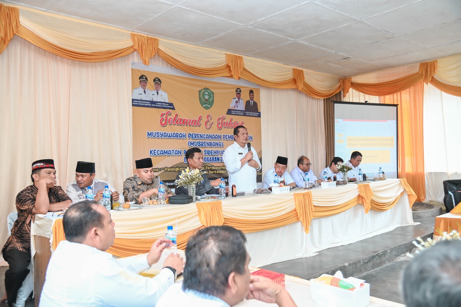 Walikota Padang Sidempuan, Irsan Efendi Nasution Membuka secara resmi Musrenbang Tahun 2024Â  KecamatanÂ  Hutaimbaru