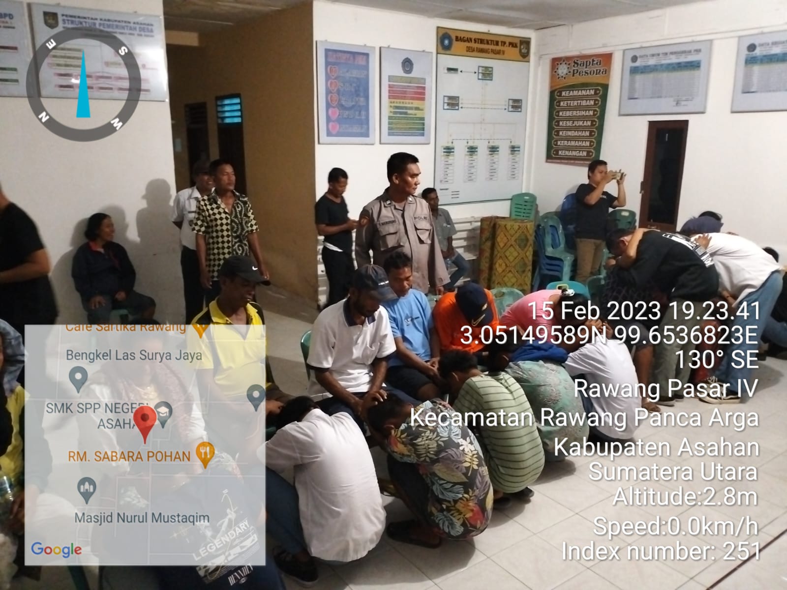 Polsubsektor Rawang Panca Arga Polsek Kota Kisaran melakukan mediasi / Problem solving