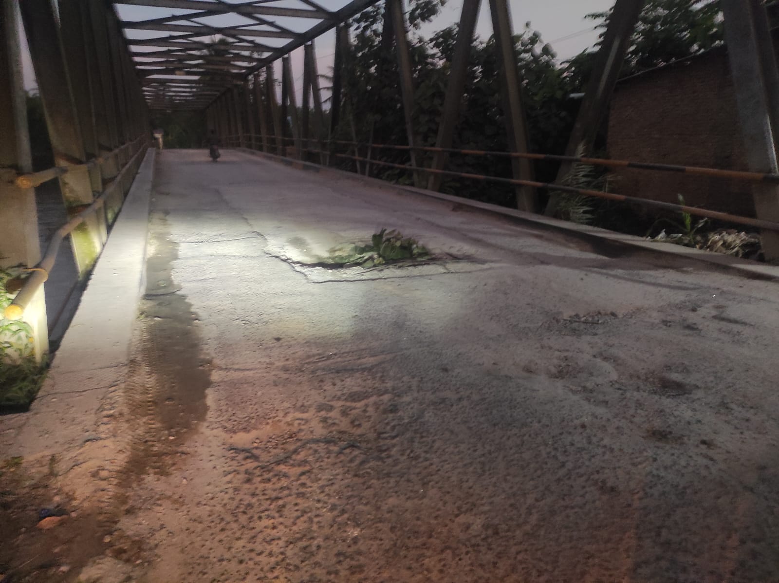 Jembatan Perbatasan Deliserdang- Sergai Baru Diperbaikan Sudah Rusak