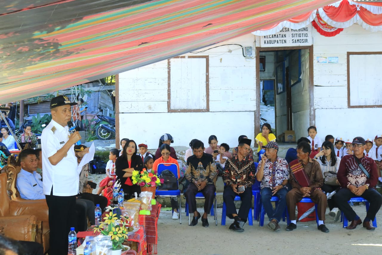 BUNGA DESA HOLBUNG Wabup Martua Sitanggang: Saya Bersemangat Bertemu dengan Masyarakat