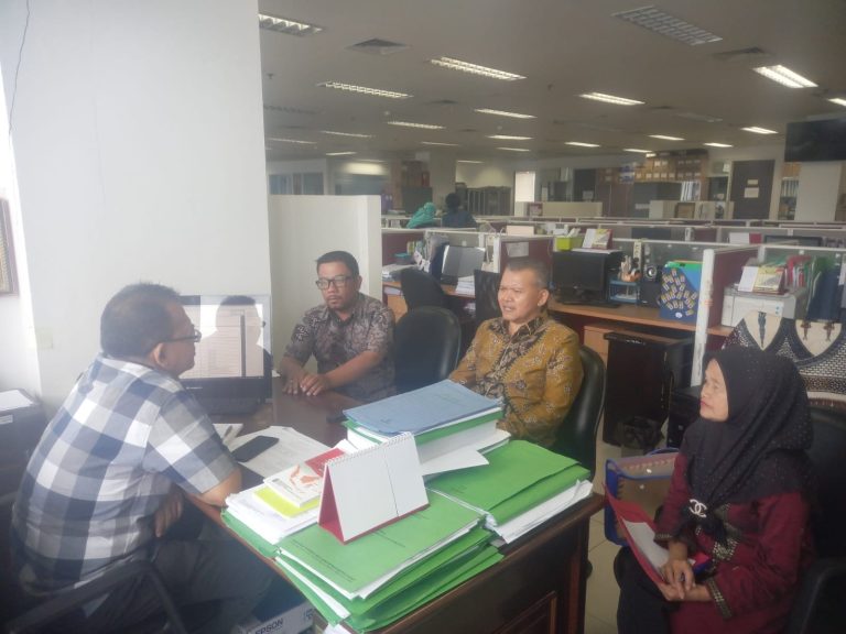 Kepala Badan Kesbangpol Kabupaten Solok Agus Rostamda, S.H., M.M.Â  Mempresentasikan program