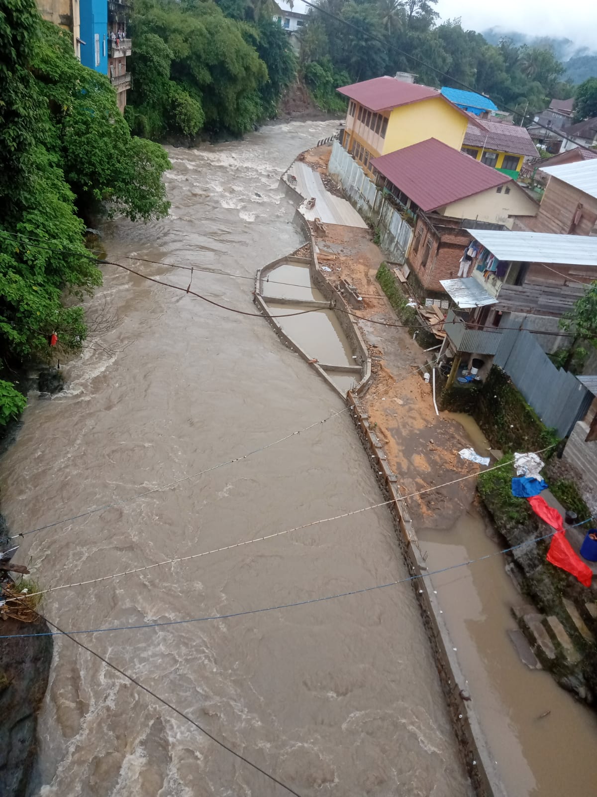 Inilah Kondisi Proyek Taman  Kelurahan Kantin Di DAS, DEK Senilai 2,3 M, Kabid Perkim Minta Jangan Ditayangkan