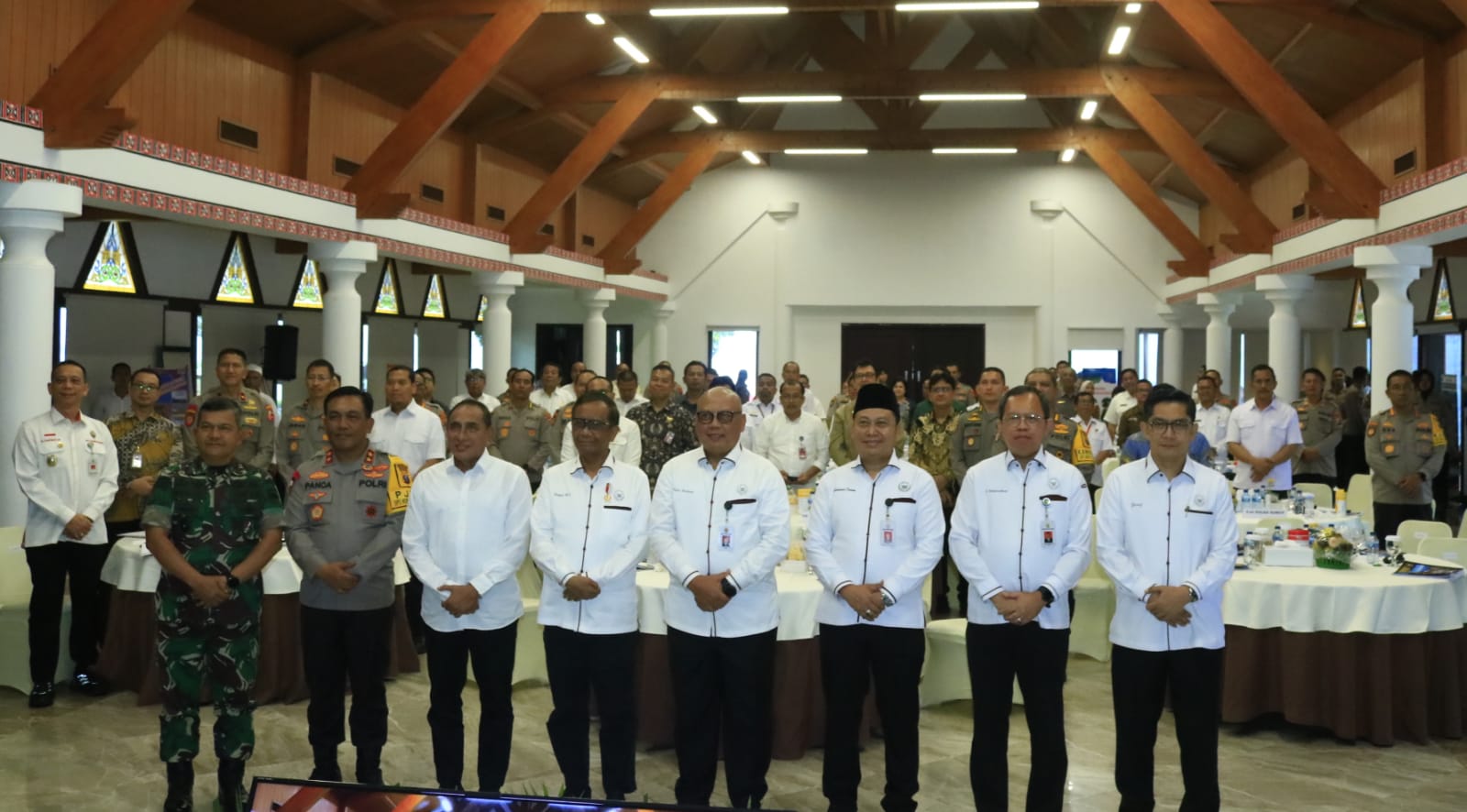 Wakil Bupati Samosir Ikuti FGD Pembentukan Kewilayahan Kawasan Tertentu di Hotel Niagara Parapat