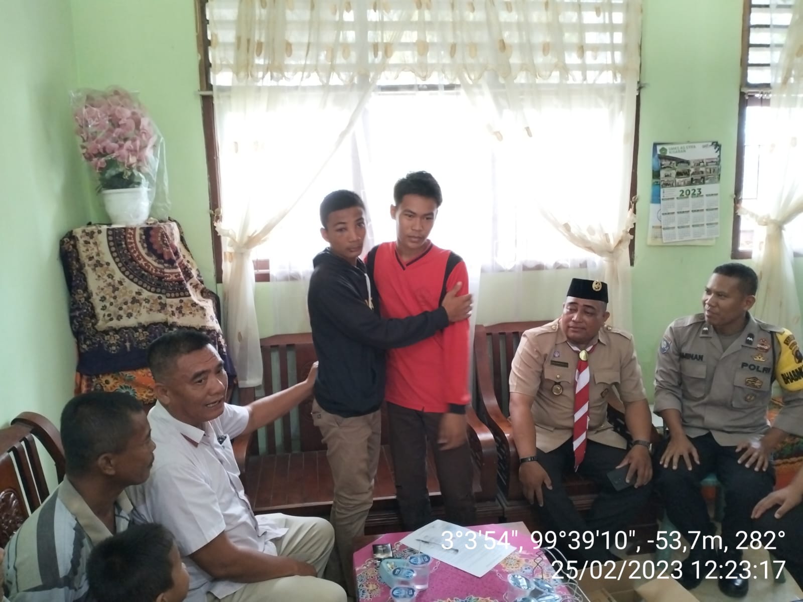 Polsubsektor Rawang Panca Arga Mediasi Pelajar Yang Baku Hantam