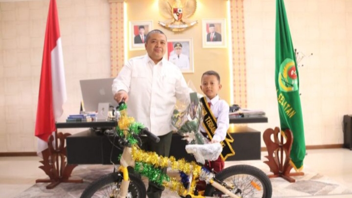 Bupati Tapsel Beri Support,Bocah Asal Tapsel Menuju Olimpiade Sains dan Matematika Asia