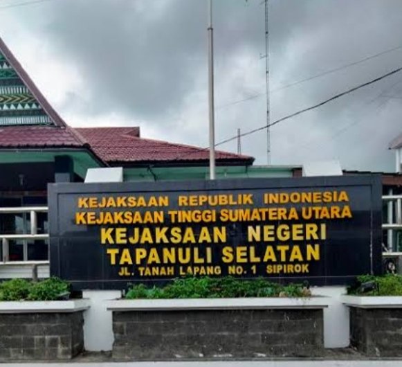Diduga Terkait Korupsi, Kejari Tapsel Periksa Komisaris PT TSM