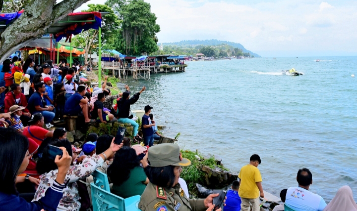 Masyarakat Ambil Bagian Pada F1H20 Danau Toba, Perekonomian Makin Bergeliat