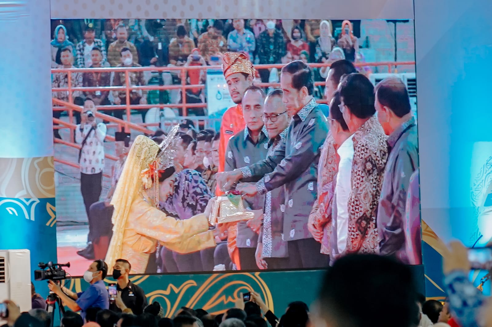 Disaksikan Presiden, Bobby Nasution Terima Penghargaan Anugerah Kebudayaan PWI Pusat 2023