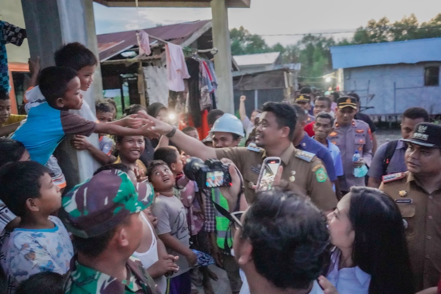 Terima Kasih Pak Bobby, Melalui Perantara Tangan Bapak, Rumah Kami Direnovasi Kementerian Sosialâ€