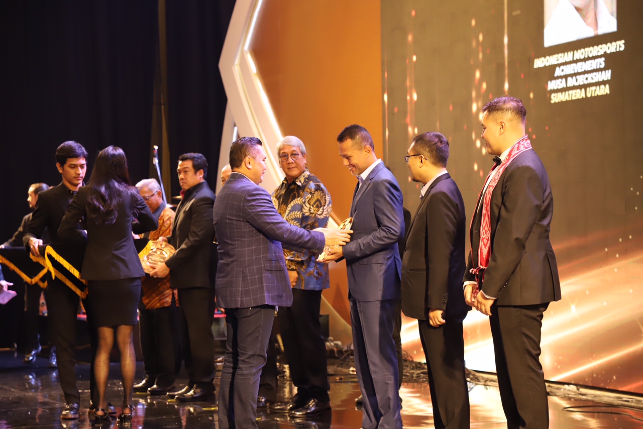 Ijeck Terima Penghargaan Indonesian  Motorsport Achievement IMI Awards 2023