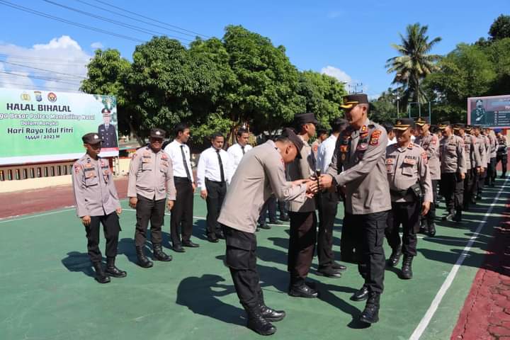 Kapolres Madina Minta Maaf Kepada Personil dalam Gelar Halal bi Halal Usai Apel