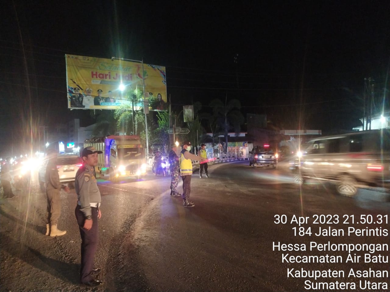 Polri dan TNI sinergi amankan arus balik Idul Fitri 1444 H di Pos Yan II Simpang Kawat