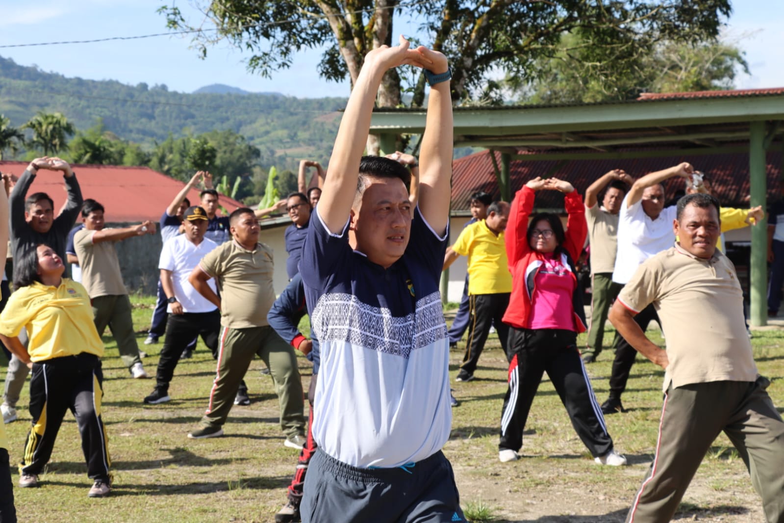 Wujudkan Sinergitas Yang Harmonis, Polres Pakpak Bharat Laksanakan Olah Raga Bersama Sekaligus Halal Bihalal TNI-POLRI dan Forkopimda