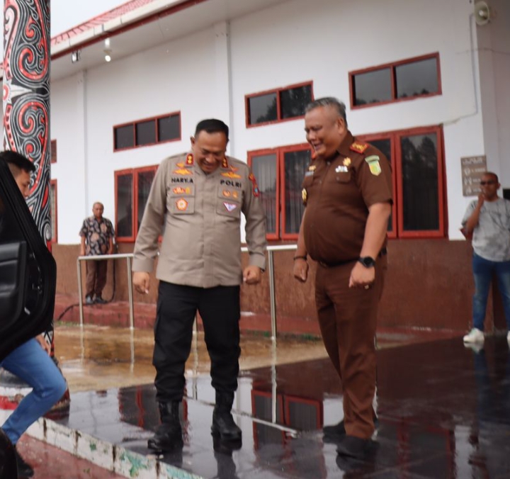 Jalin Silaturahmi Dan Sinergitas, Kapolres Kunjungi Kajari Humbang Hasundutan