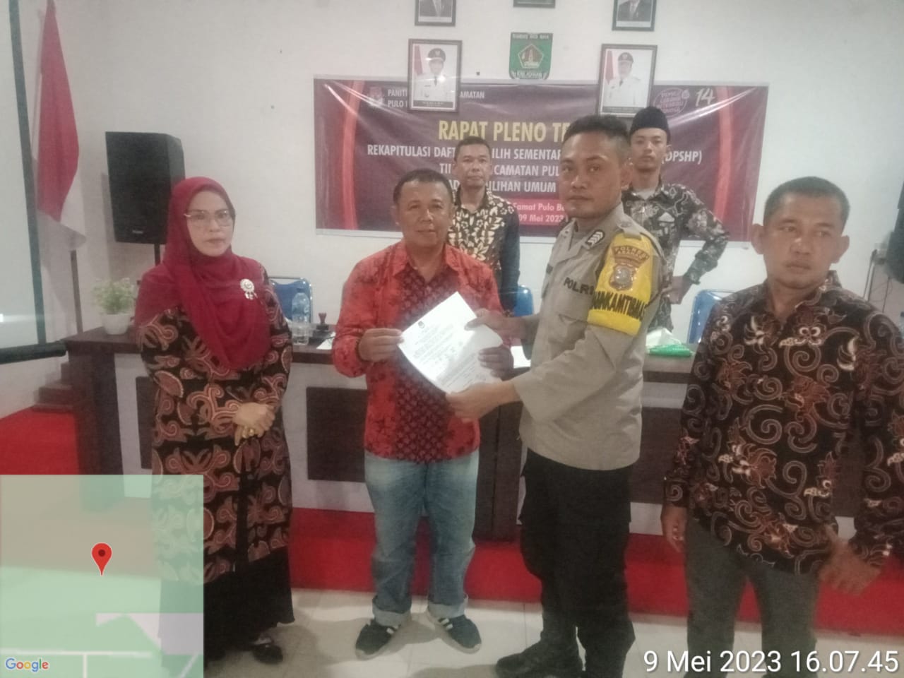 Bhabinkamtibmas Polsek Kota Kisaran Hadiri Rapat Pleno Terbuka Rekapitulasi Daftar Pemilih Sementara Hasil Perbaikan (DPSHP)