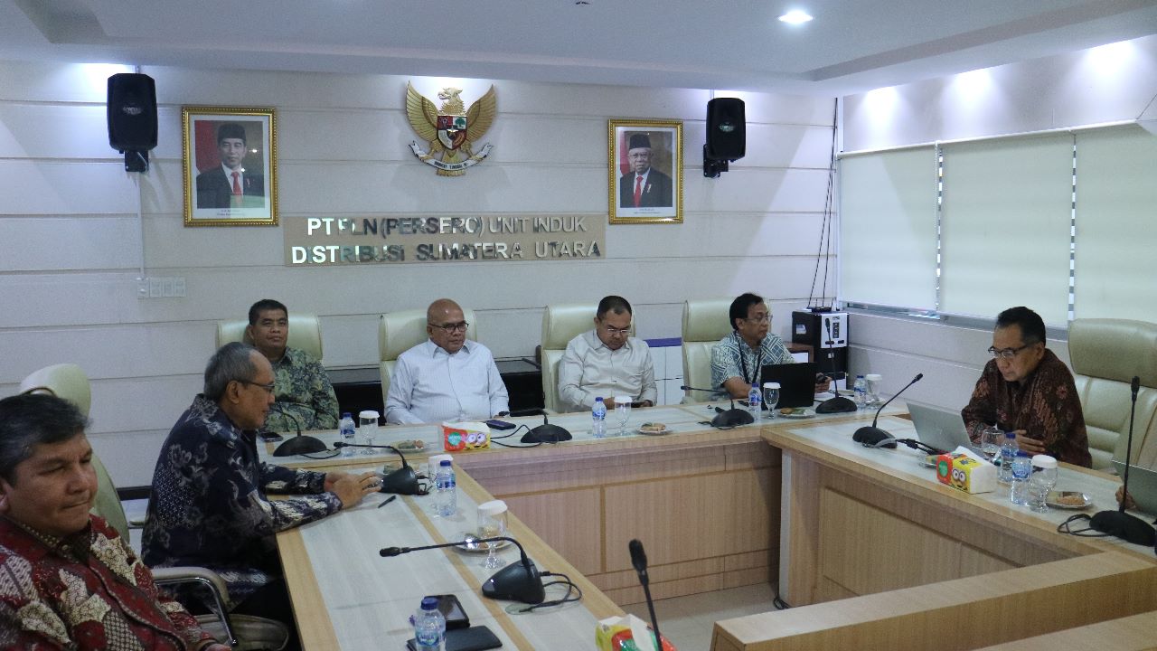 Kunjungan Komisaris Utama, GM PLN UIP Sumbagut Paparkan Tantangan Sistem Kelistrikan PLN di Sumut dan Aceh