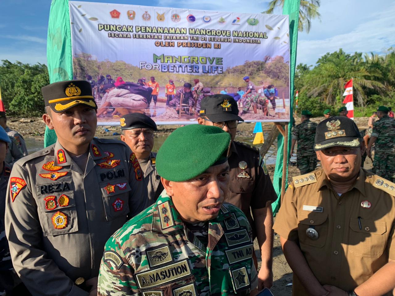 Dandim 0212/Tapsel Bersama Forkopimda Kab. Mandailing Natal Ikuti Penanaman Mangrove se-Indonesia Via Teleconfrence