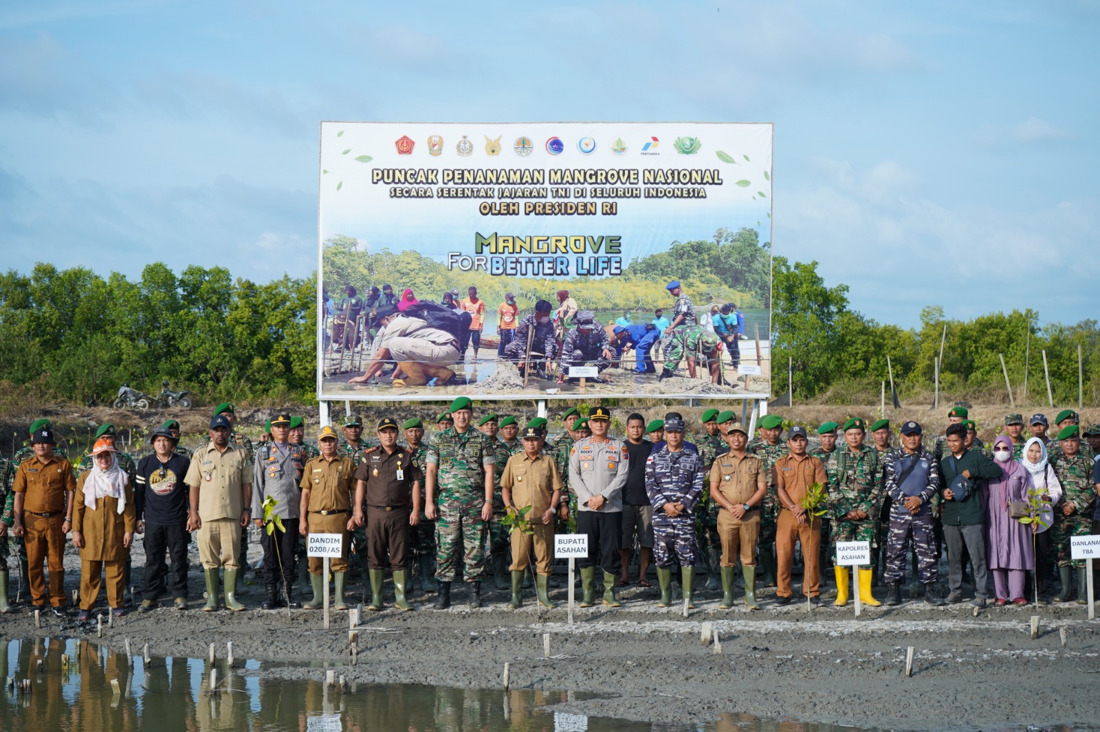 Bupati Asahan Ikuti Penanaman Mangrove Nasional