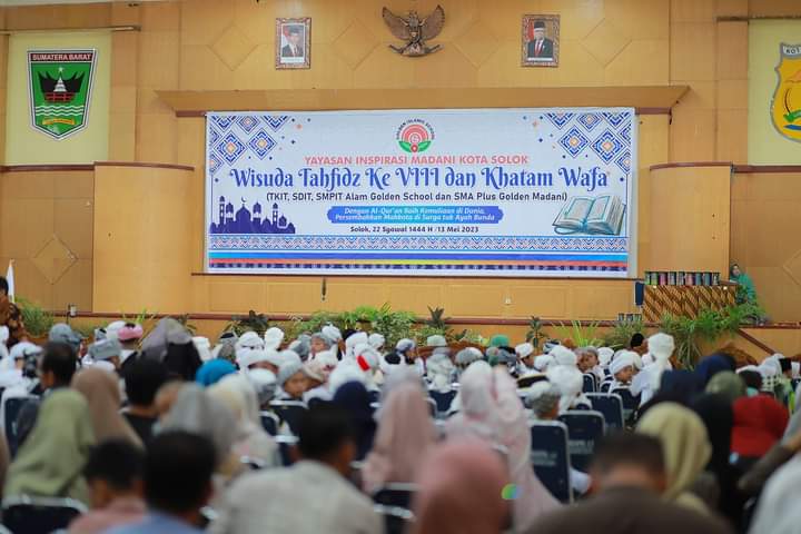 Wakil Wali Kota Dr.H.Ramadhani Kirana Putra secara resmi membuka Wisuda Tahfidz ke VIII