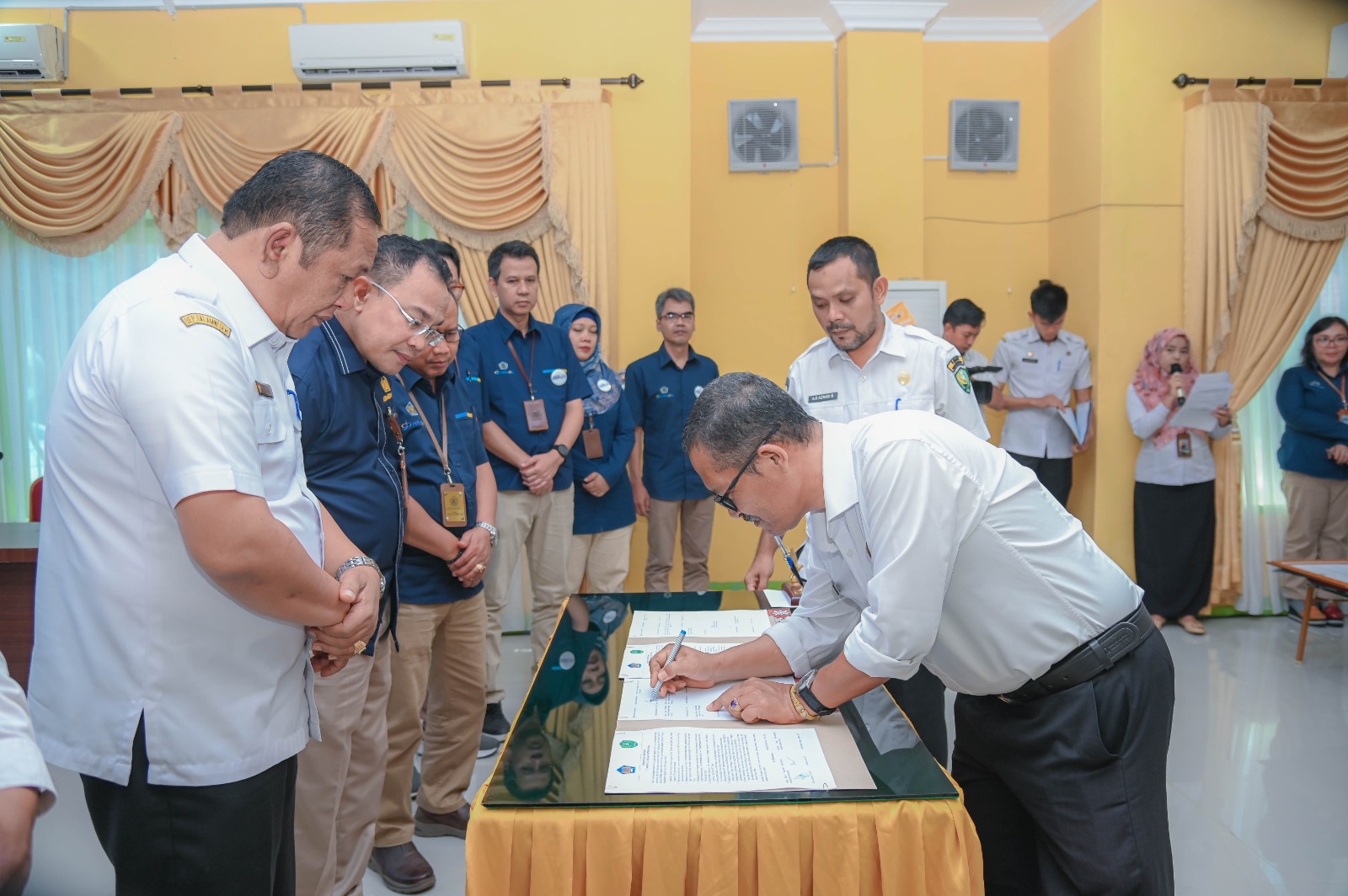 Walikota Padang Sidempuan Irsan Efendi NAsution MoU dengan Kepala Kantor Wilayah Ditjen Perbendaharaan Provinsi Sumatera Utara