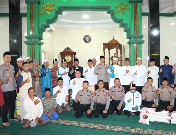 Wakapolda Sumut Brigjend Pol Drs Jawari S.H., M.H. Dengarkan Curhat Masyarakat Melalui Safari Subuh