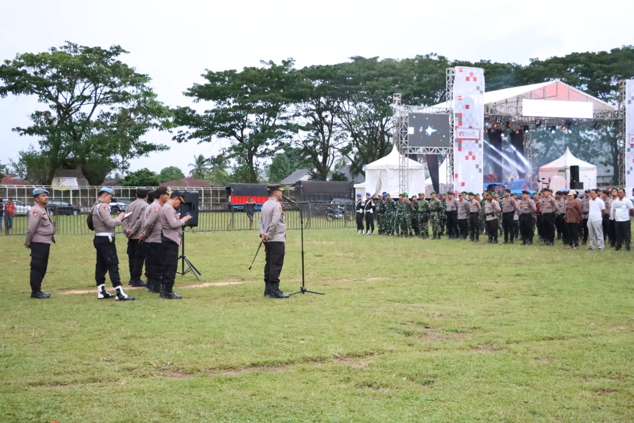 Kapolres Padangsidimpuan Pimpin Apel PAM Konser Musik Armada Band di Stadion HM Nurdin Kota Padangsidimpuan, Ratusan Personil di Siagakan