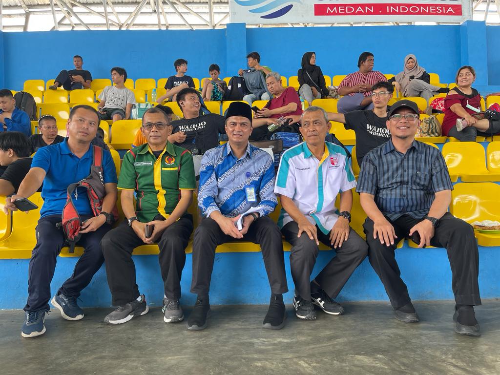 Direktur Utama Perumda Tirtanadi Memberi Dukungan Kepada Tim Tirtanadi Swimming