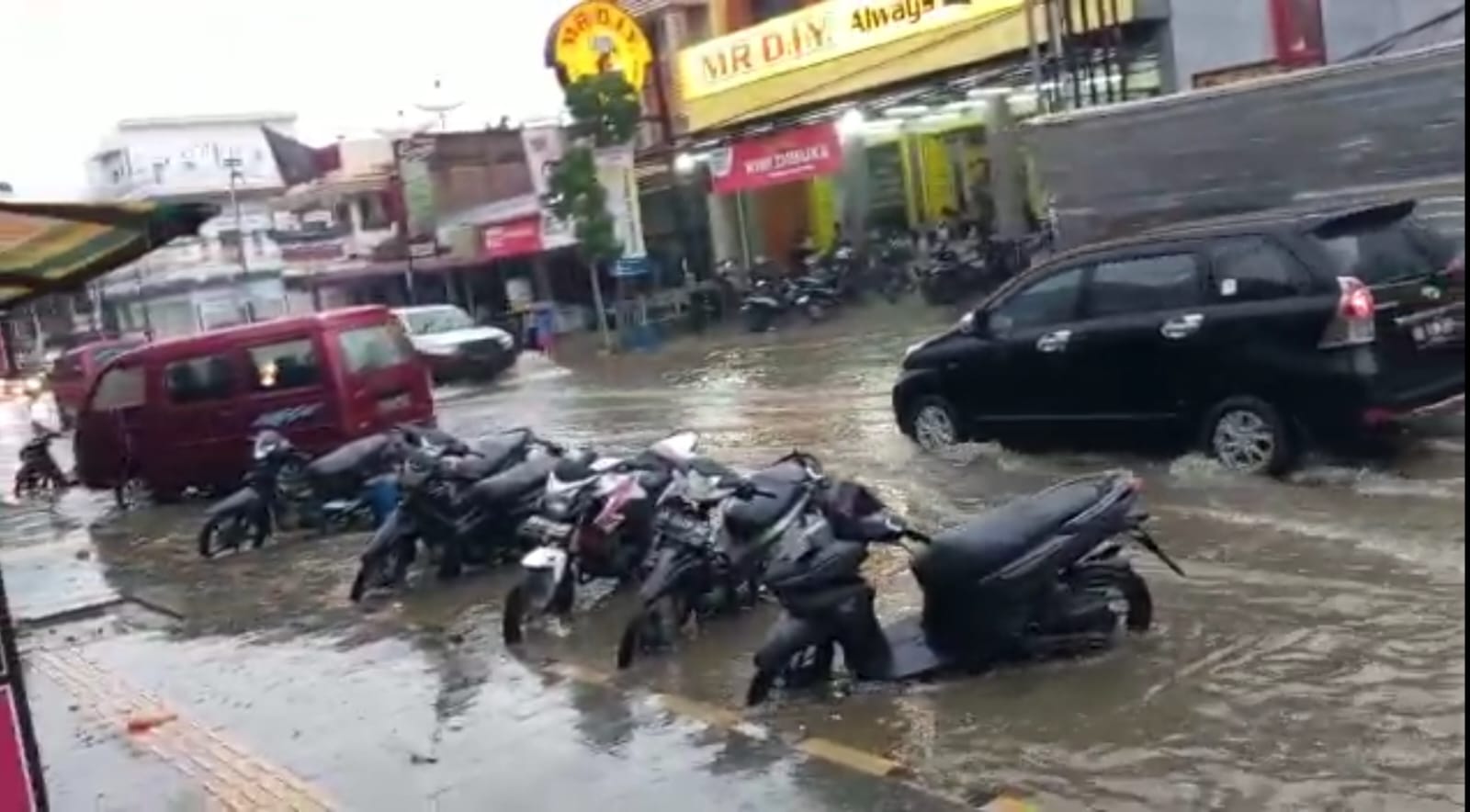 7 Unit Rumah Warga Desa Lumban Gaol Kecamatan Balige Rusak Diterjang Badai Angin