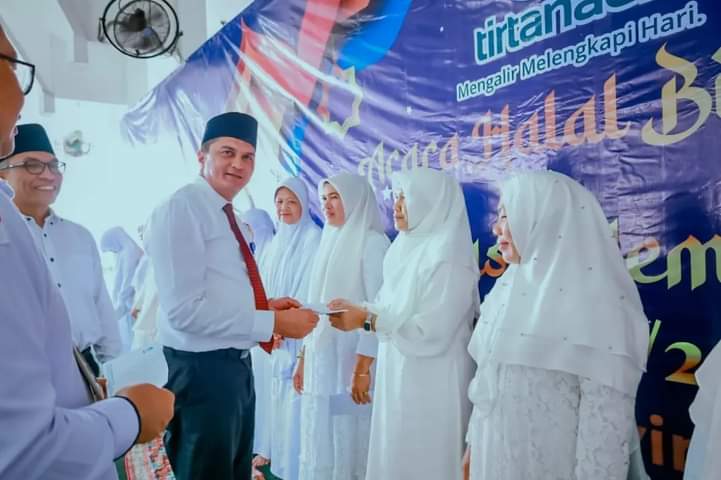 Direktur Utama Perumda Tirtanadi, Menepung Tawarkan Calon Jemaah Haji