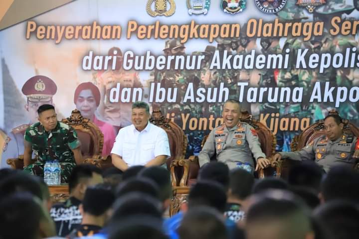 Wali Kota Solok, Zul Elfian Umar memberikan motivasi kepada para peserta Latihan Integrasi Taruna Wreda Nusantara (Latsitardanus) XLIII