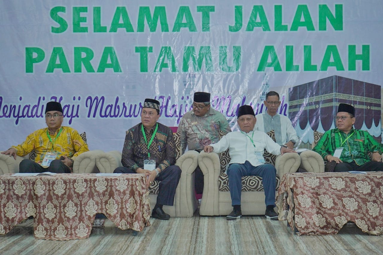 Bupati Asahan Lepas Keberangkatan Jamaah Calon Haji Di Asrama Haji Medan