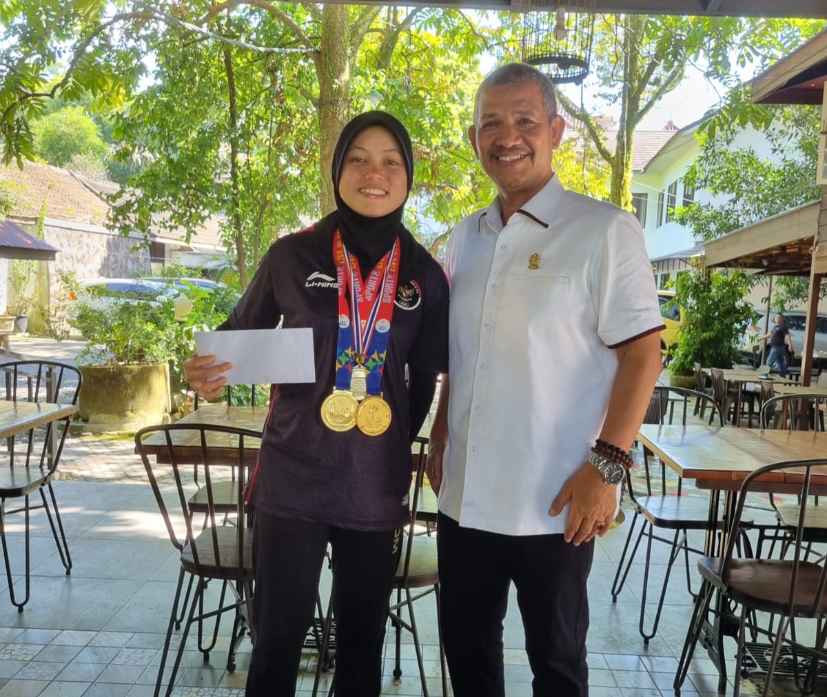 Pembina ICC Dr Sutarto Beri Apresiasi Atlit BerprestasiÂ  Cabang Sepeda SEA Games 2023