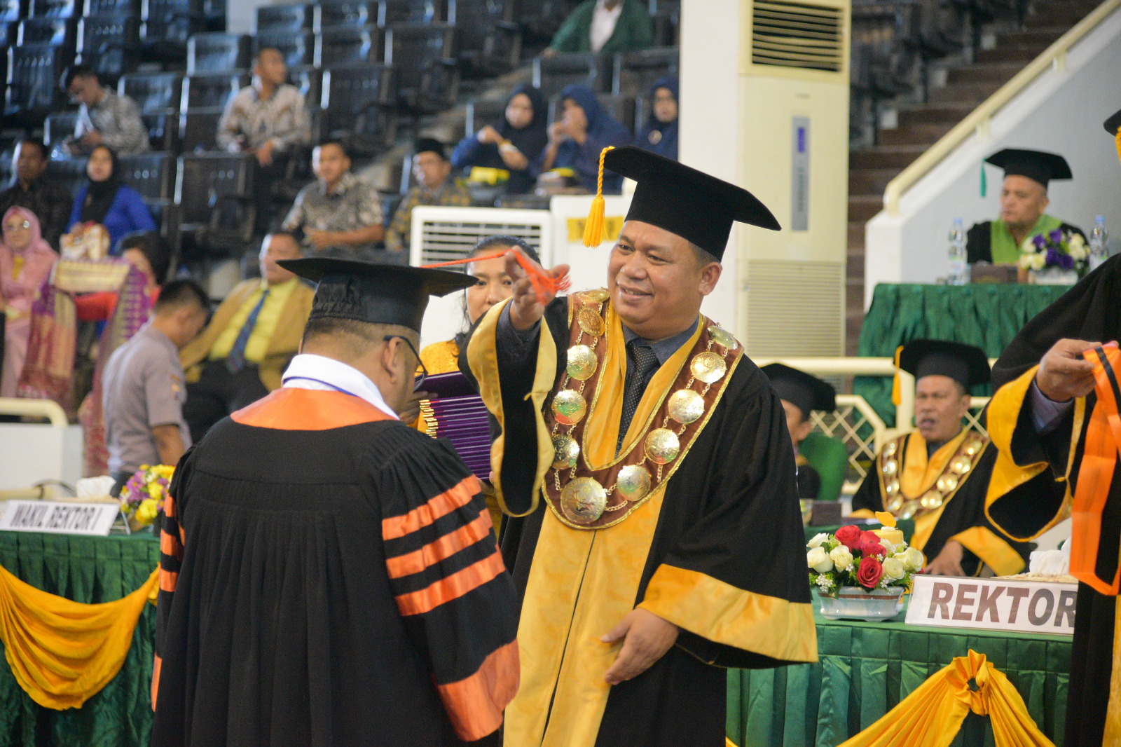 Rektor Prof Dr Syamsul Gultom Mewisuda 654 Lulusan Unimed