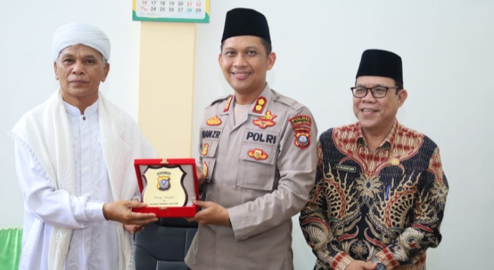 Kapolres Tapsel Halal Bihalal Bersama Ketua MUI Paluta