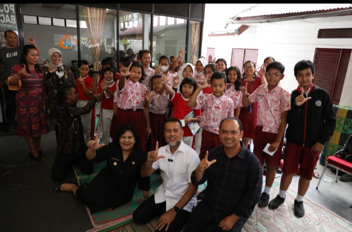 Musa Rajekshah Kunjungi Pojok Baca Taman Kota Kabanjahe