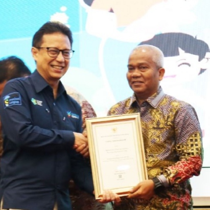 Palas Raih Ter-Baik kedua Pelaksanaan Sub PIN Polio Se - Indonesia,Ini Keterangan Plt Bupati Zarnawi Pasaribu